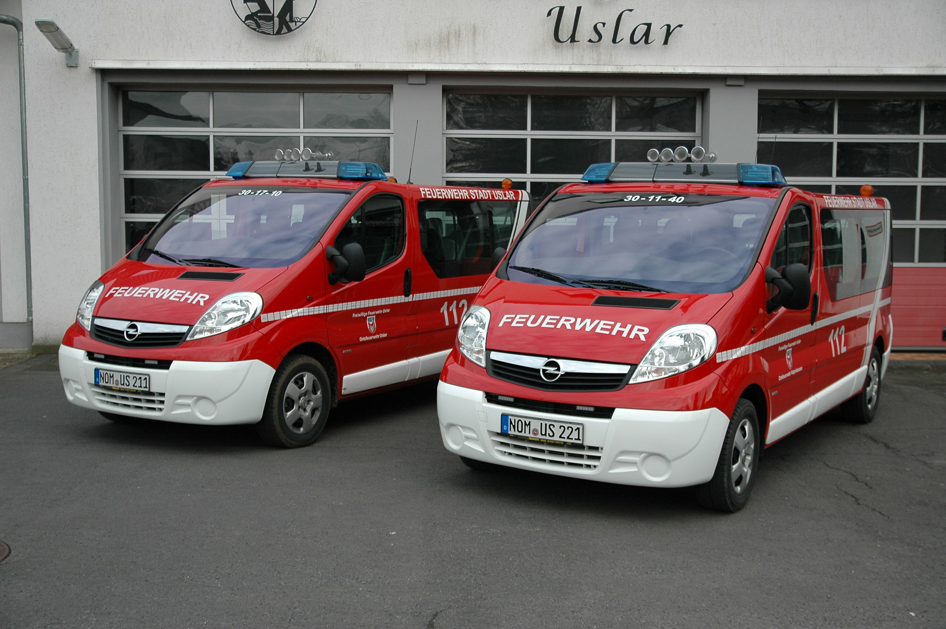 Opel Vivaro mit Blaulichtbalken inkl. Martin-Horn-Anlage und Frontblitzern