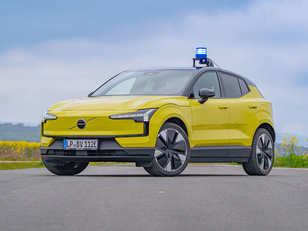 Volvo EX30 mit Sondersignalträger mit Sondersignalträger