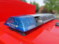 Fahrzeug Ford Transit mit Blaulichtbalken RTK 7, 1.400 mm, blau und Kennleuchte Comet, blau, hinten
