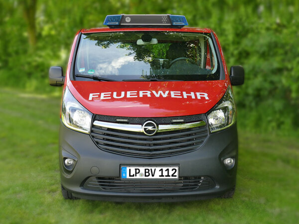 Detailansicht Front Opel Vivaro mit Frontblitzern